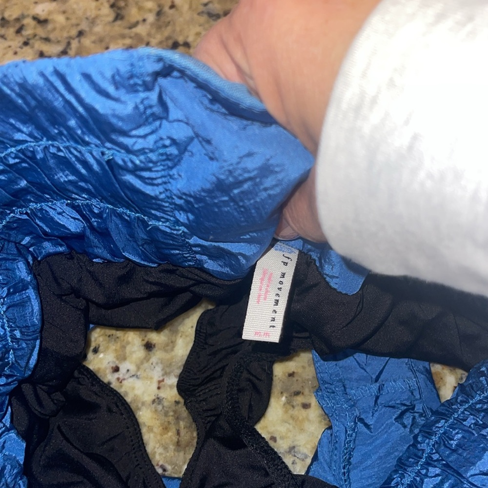 Medium blue Free People Movement shorts - Picture 4 of 4